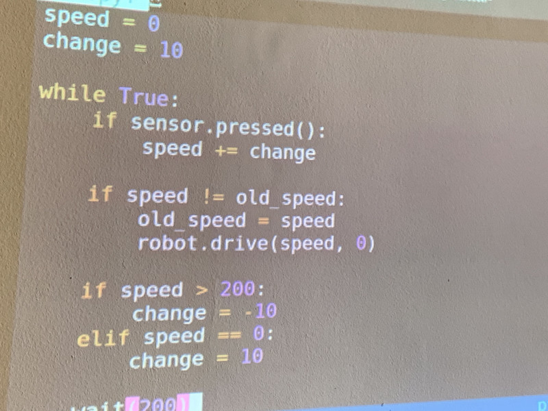 Course on Python and LEGO Mindstorm EV3. Our feedback.